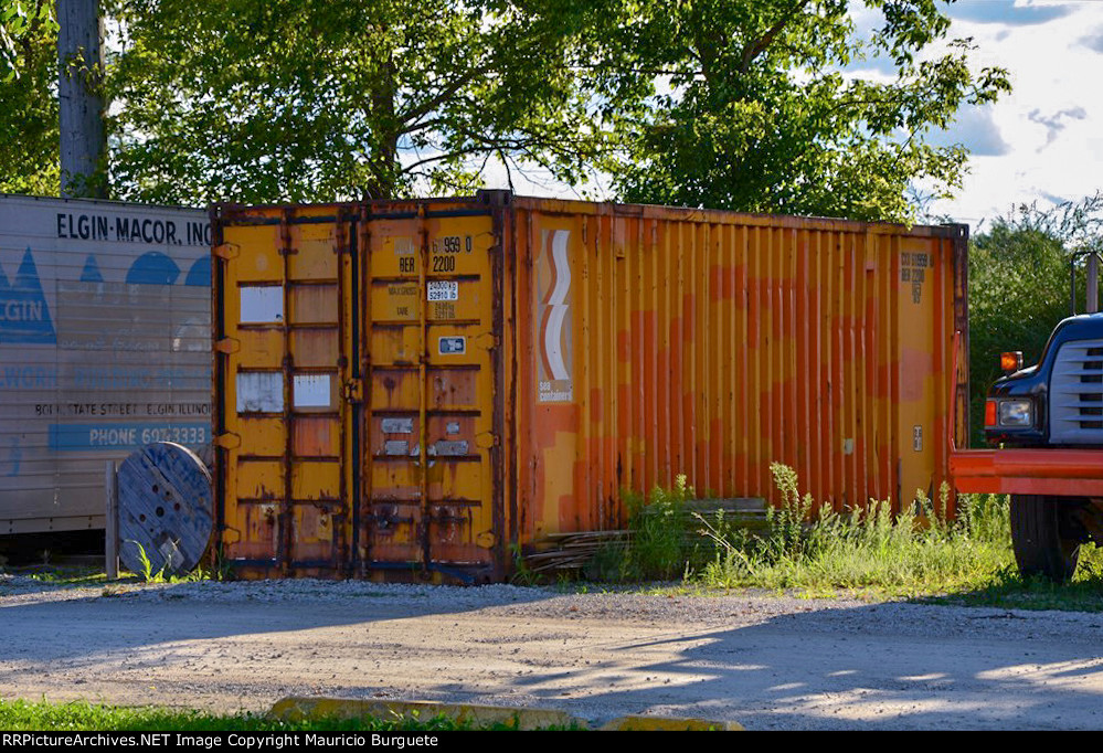 Storage container